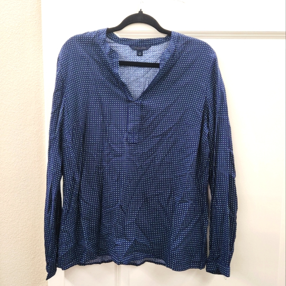 Like new! Tommy Hilfiger Long sleeve navy blue blouse size large